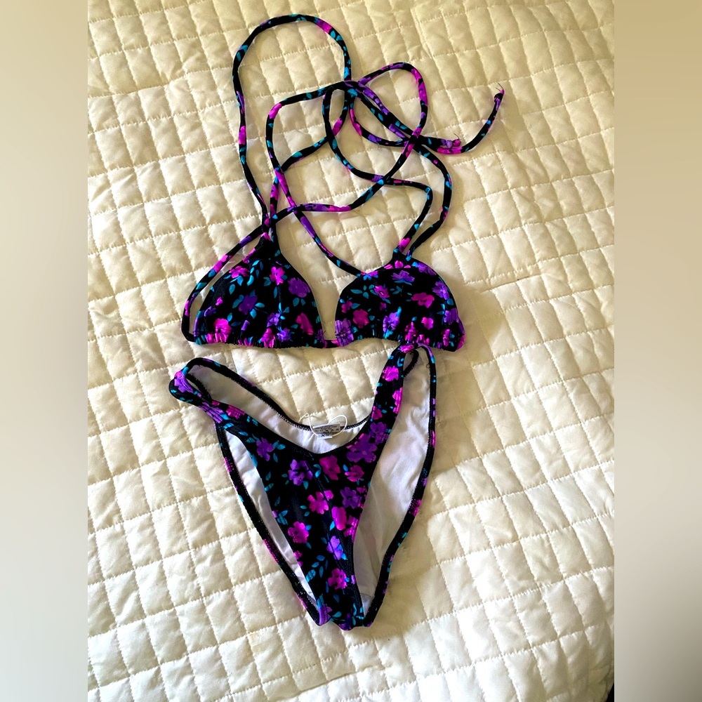 Mirror palais bikini